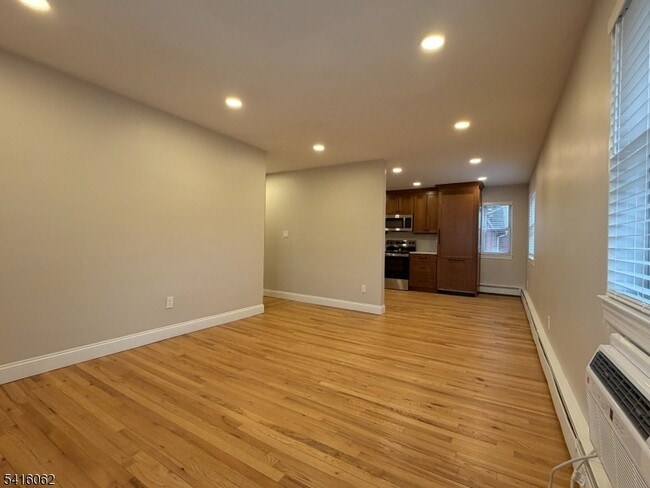 Photo - 93 Centre St