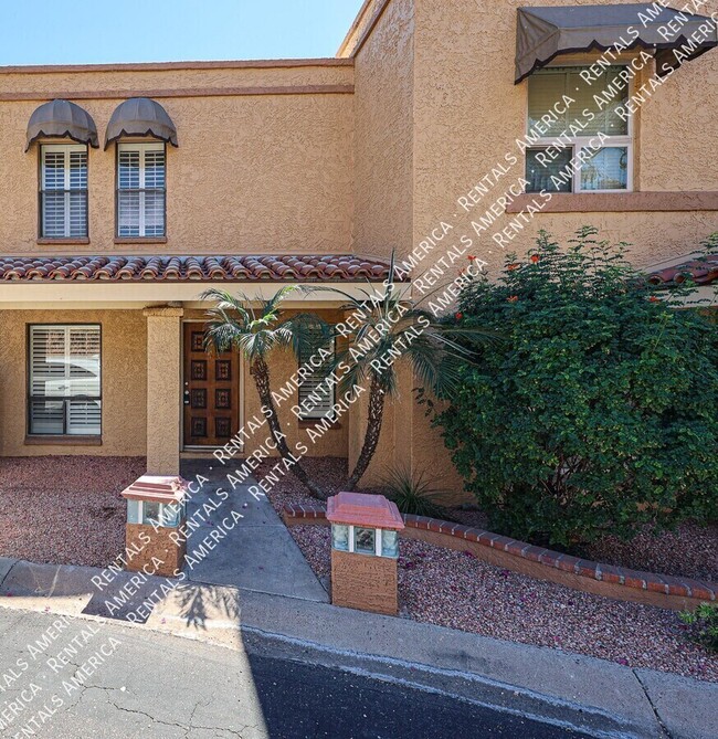 Photo - 711 E North Ln Unit 2