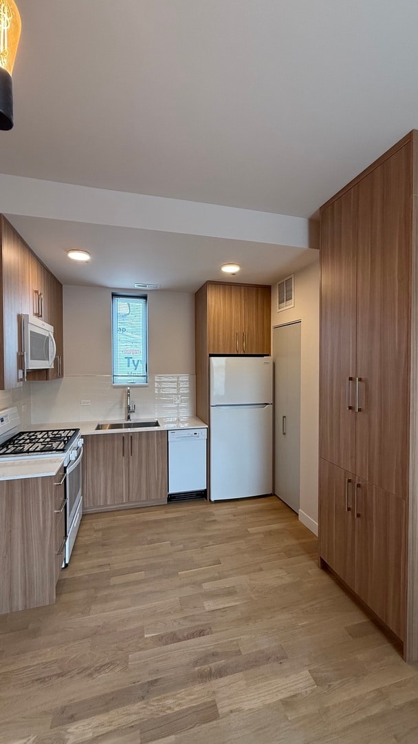 Photo - 1118 S Western Ave