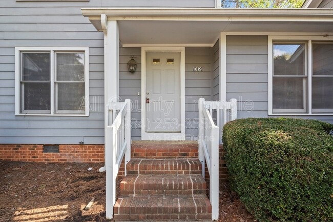 Photo - 1619 Budwood Dr