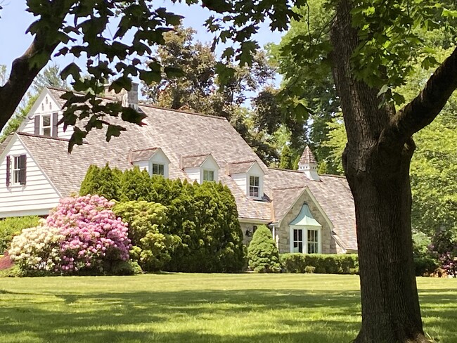 Building Photo - 18 Lincoln Ave