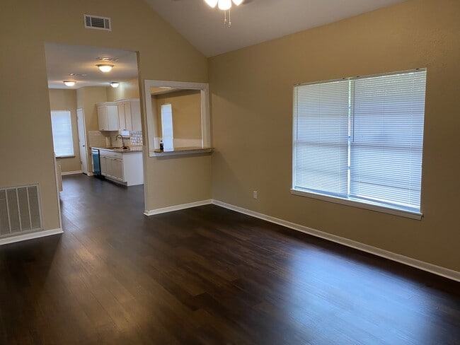 Photo - 112 County Rd 921