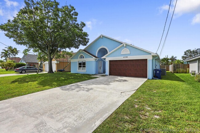 Photo - 6238 Pompano St