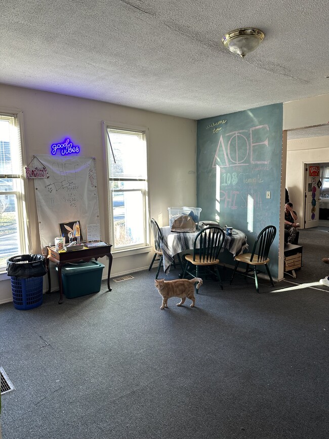 Photo - 108 Temple St Unidad Lower