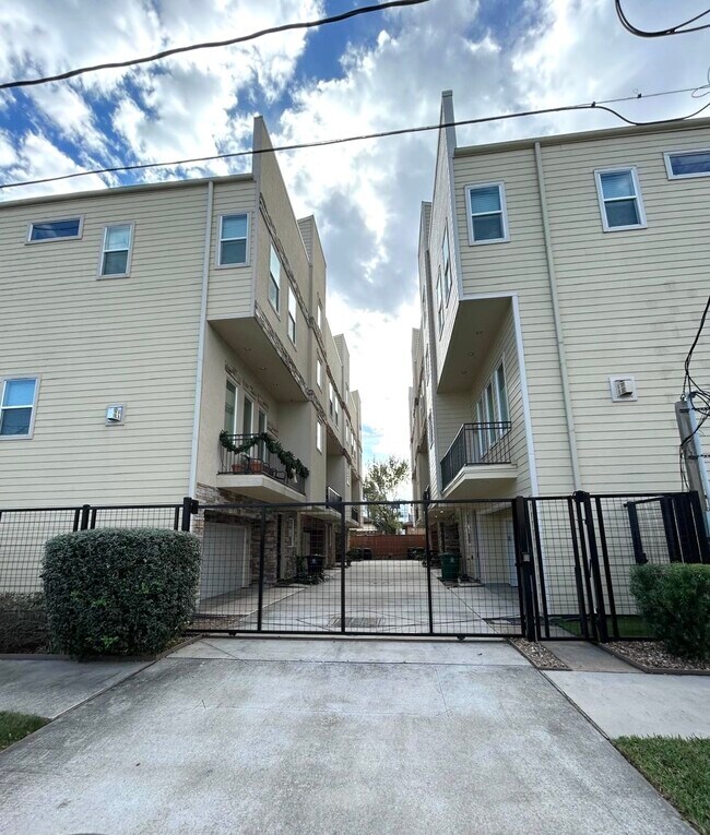 Photo - 1621 Shearn St