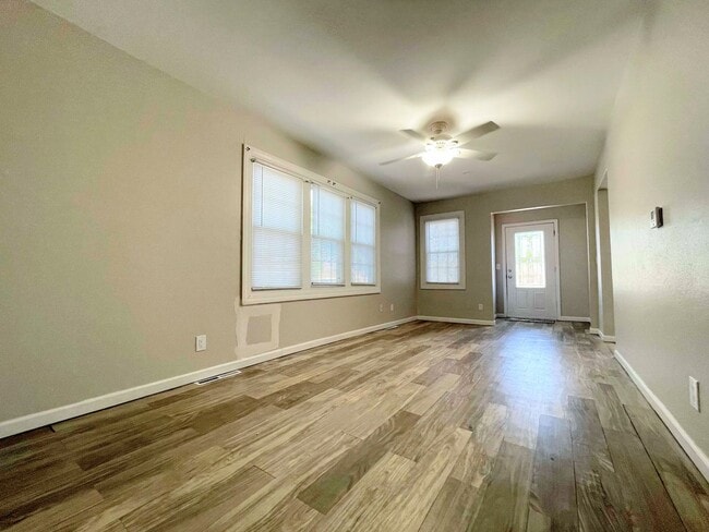 Photo - Nice 4 bedroom Home