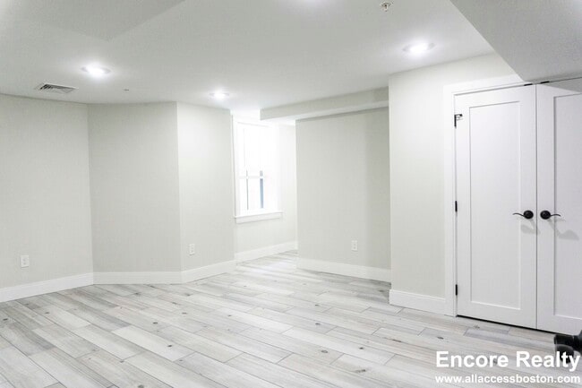 Photo - 79 Linden St Unit 7