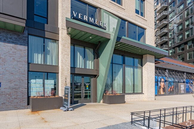 Building Photo - Vermeer Rental