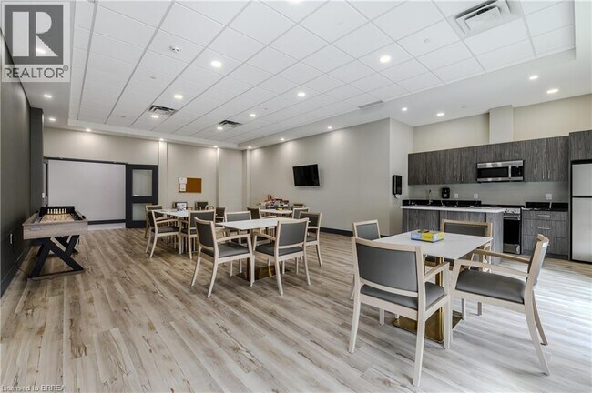 Photo - 152 N Park St Unit 118