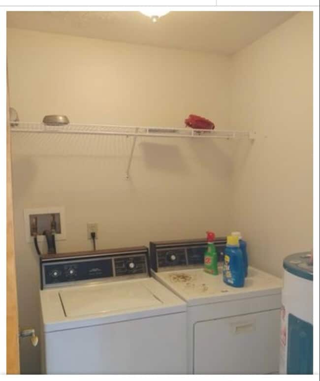 Photo - 185 Gullion Ln