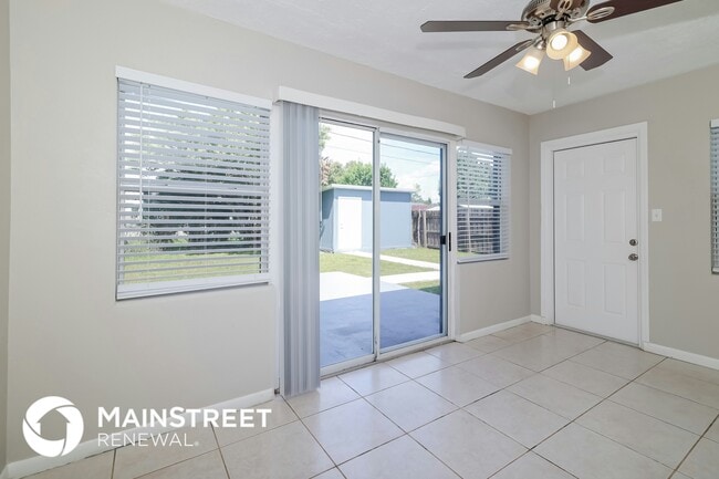 Photo - 7007 Alvina Way