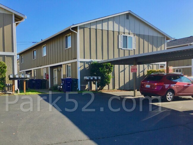 Building Photo - Tacoma Area 3 Bedroom Townhome Unit 4545-D