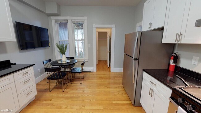Photo - 1 br, 1 bath House - 43 Temple St Private ...