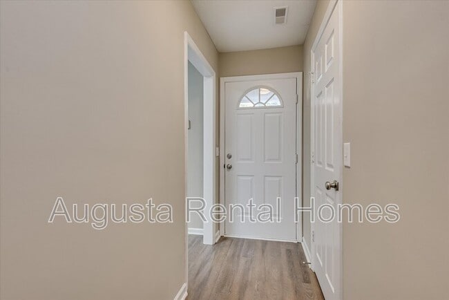 Photo - 108 Kelly Dr