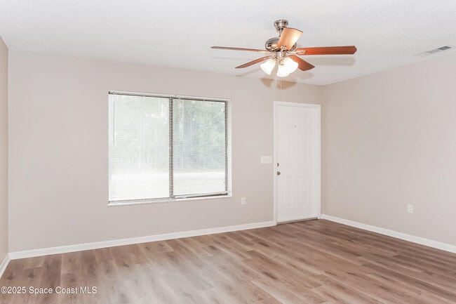 Photo - 542 Ortega St SE