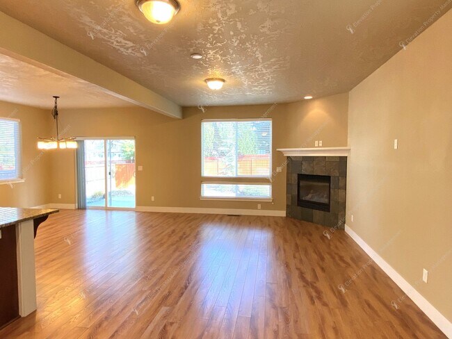 Photo - SW Bend Home Close to Old Mill & Deschutes River Trail