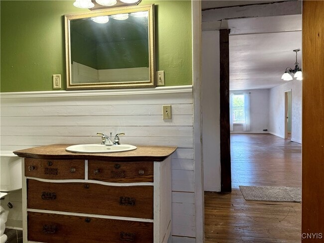 Building Photo - 2117 Main St