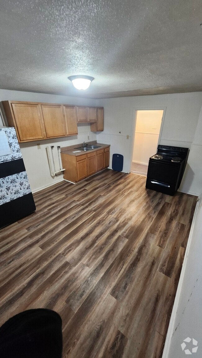Building Photo - 101 S Roosevelt Ave Rental