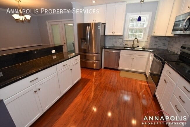 Photo - 364 Ellenham Ct