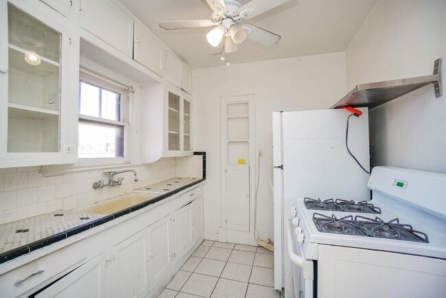 Building Photo - 4320-4322 Jack St