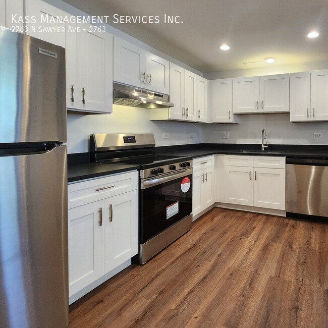 Building Photo - 2763 N Sawyer Ave Unit 2763 Rental