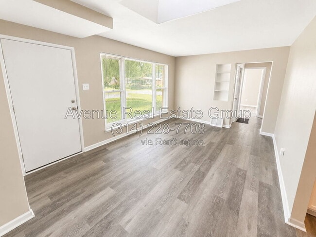 Photo - 710 Derhake Rd