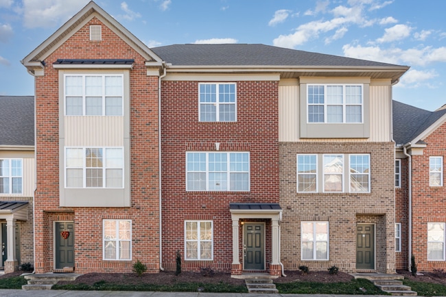 Building Photo - **Available in March!** 3 Level Townhome with Garage in Brier Creek