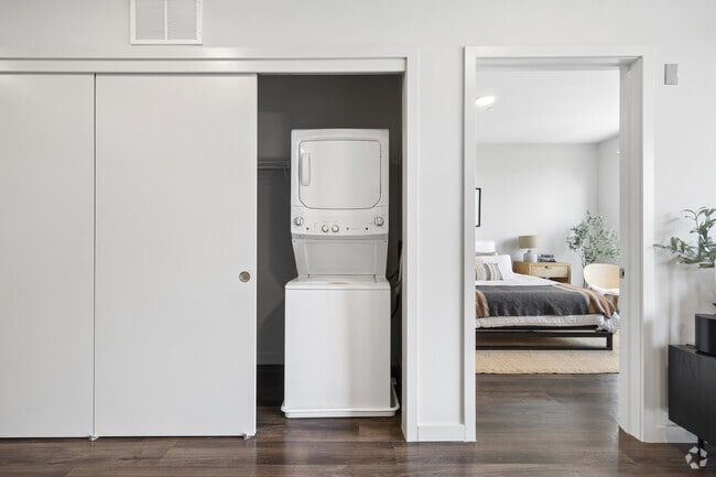 1BR, 1BA - 715SF - Laundry