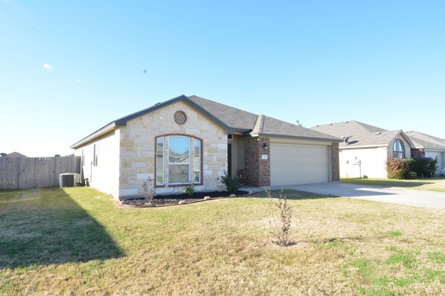 Photo - 7919 Woodbury Dr