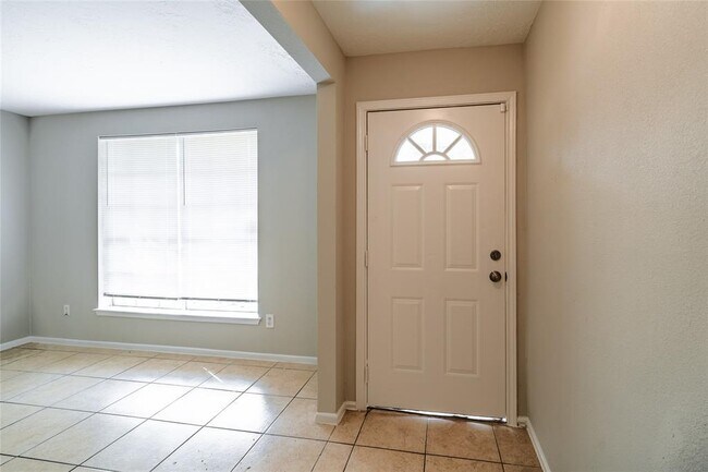 Photo - 12046 Sharpview Dr