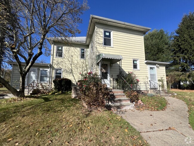 Building Photo - 759 Main St Rental