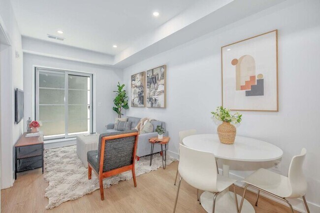 Photo - 2310 4th St NE Unit 13