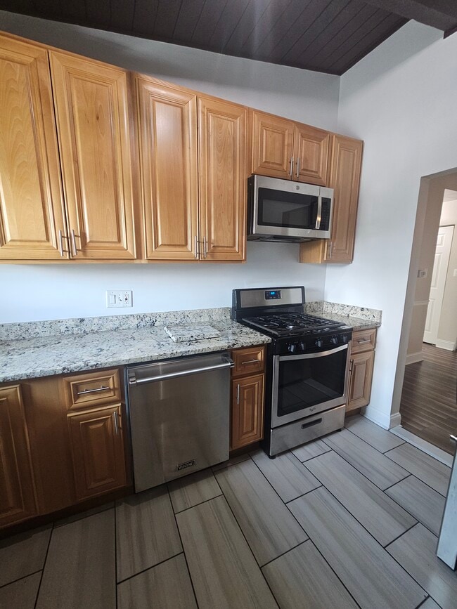 Building Photo - 11370 Cherry Hill Rd Unit 303