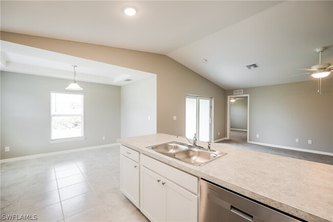 Photo - 2910 57th St W