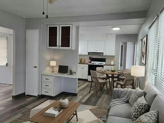 Photo - 204 48th Ave W