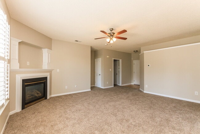 Photo - 5811 Briggs Dr