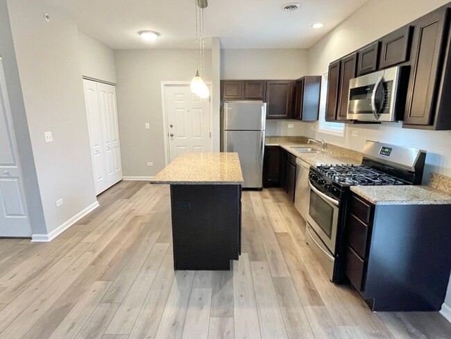 Photo - 811 E Main St Unit 3D