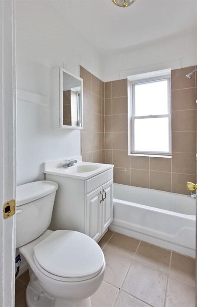 Photo - 10201 S St Lawrence Ave 601-05 E 102nd Chicago, IL 60628