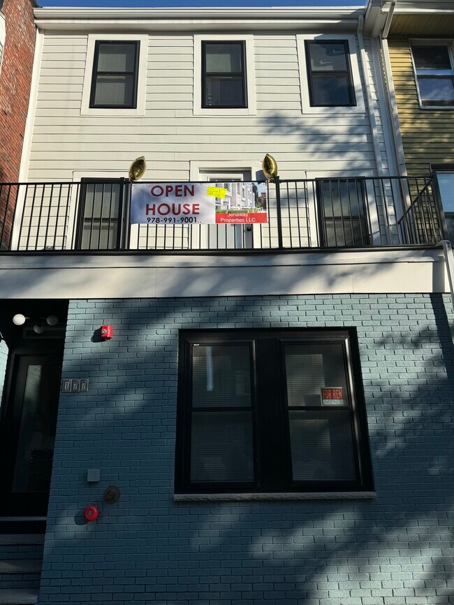 177 Chelsea St Apartments Boston, MA