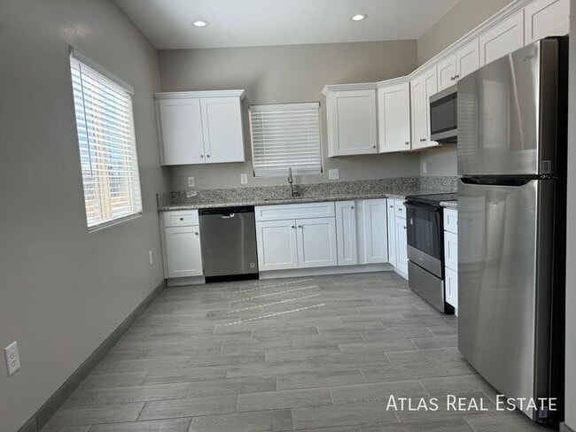 Photo - 802 E 35th St Unidad 2