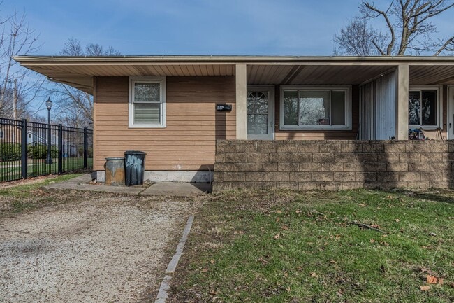 Building Photo - Garfield-Nelson Unit 508 1/2 Rental