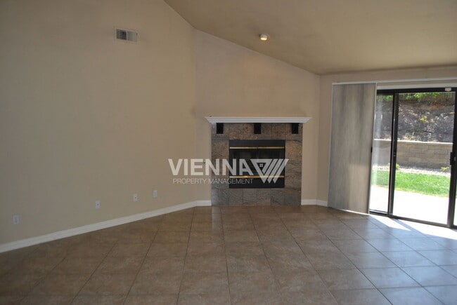 5325 Thunder Ridge Cir