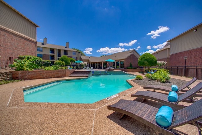 Building Photo - Cross Creek Rental