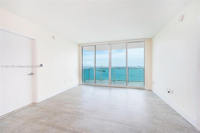 Photo - 1800 N Bayshore Dr