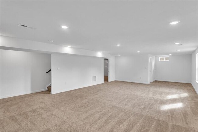 Photo - 315 William Dr