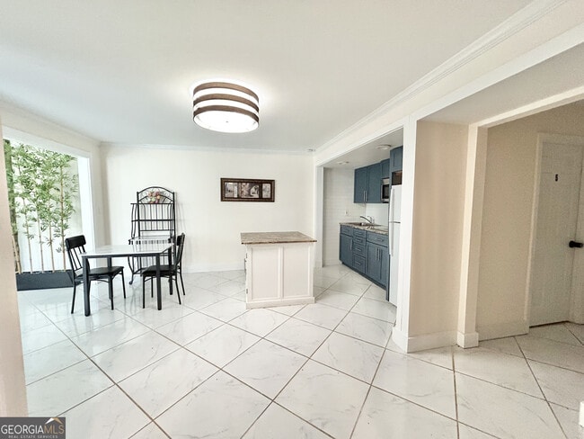 Photo - 6031 Ambassador Dr