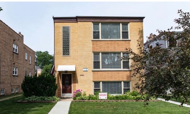 Building Photo - 8224 Knox Ave Unit 2