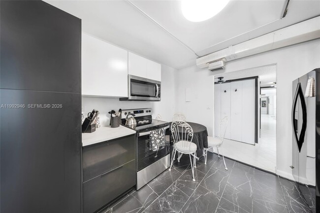 Photo - 800 Parkview Dr Unidad 230