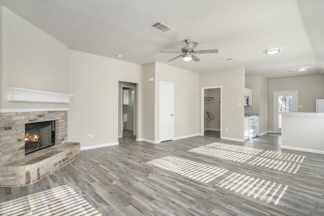 Photo - Great Location!