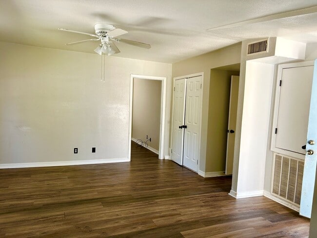 Photo - 160 1/2 Robinson Place Unit 160 1/2 Robinson Place